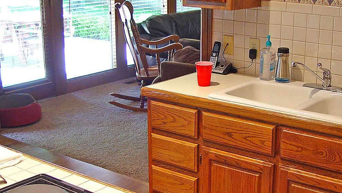 07a-cluttered-and-cramped 07a cluttered and cramped