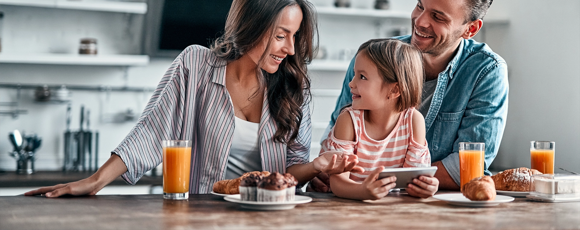 family-at-breakfast family at breakfast