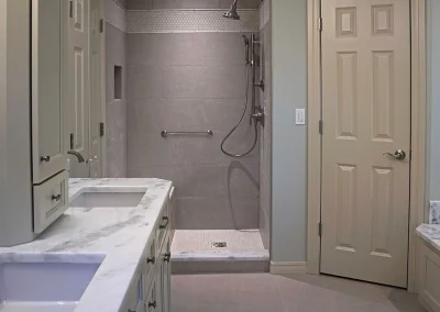 light toned traditional bath