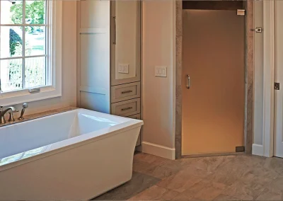 suite escape bathroom
