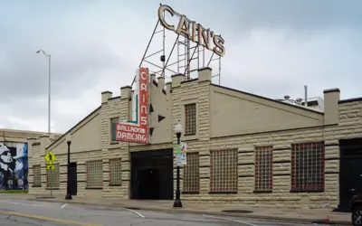 The Perfect Pairing: How Countertops & Backsplashes Reflect Your Lifestyle 10 Why Tulsa’s Arts District Will Surprise You and Why You Shouldn’t Wait to Visit